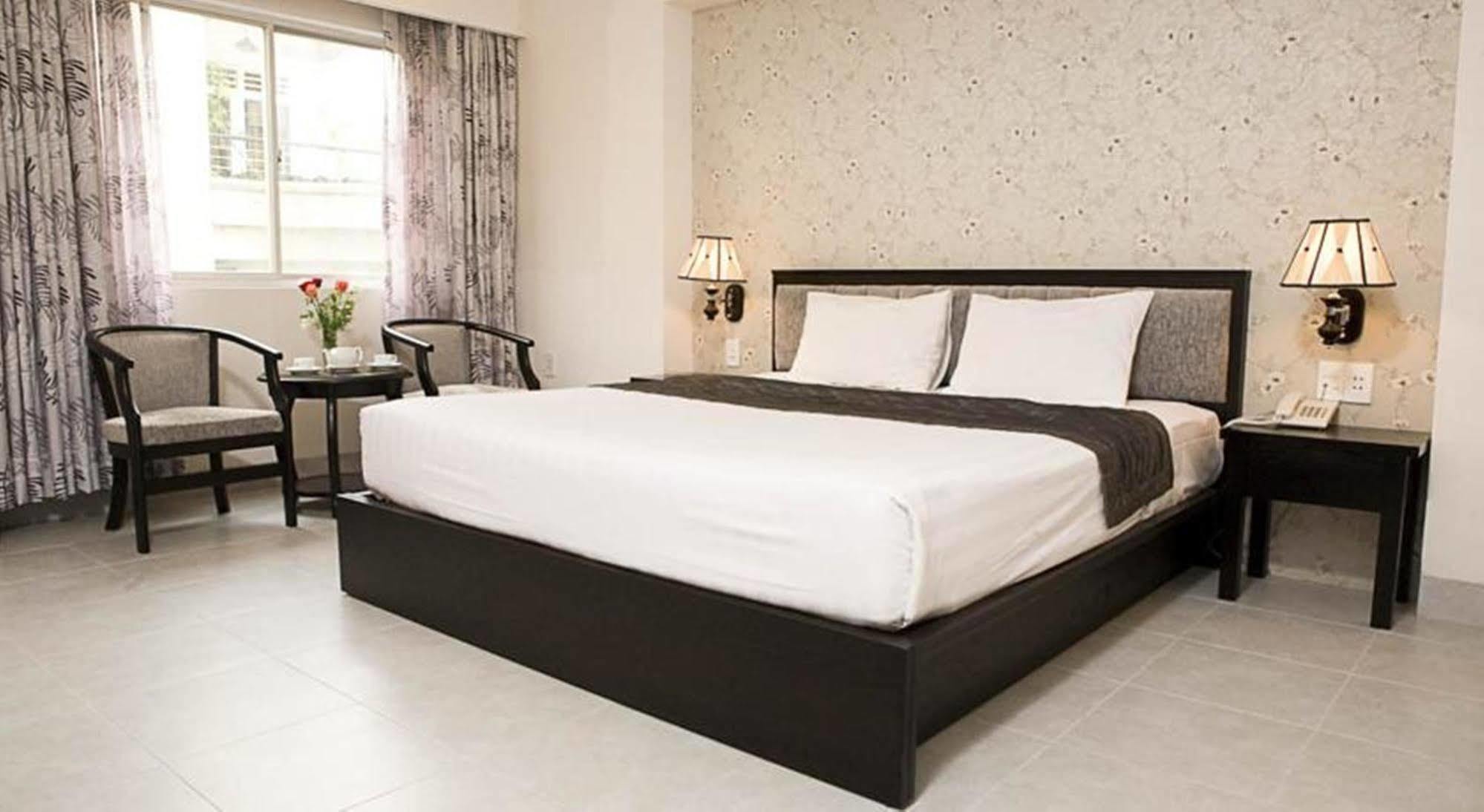 Hoang Vinh Hotel Ho Chi Minh City Exterior photo